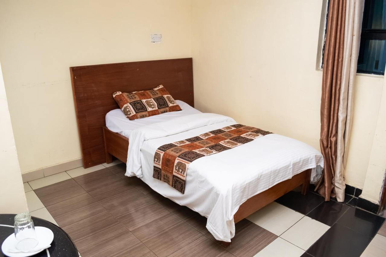 Ngara Riverside Lodge Найроби Экстерьер фото