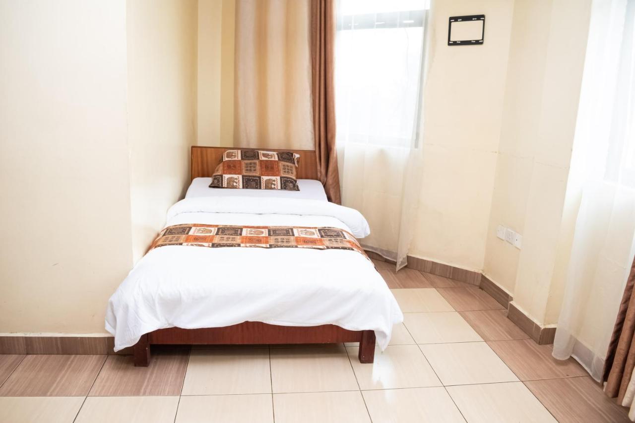 Ngara Riverside Lodge Найроби Экстерьер фото