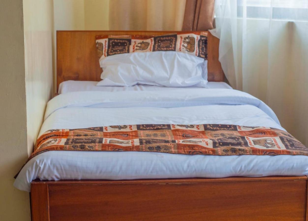 Ngara Riverside Lodge Найроби Экстерьер фото