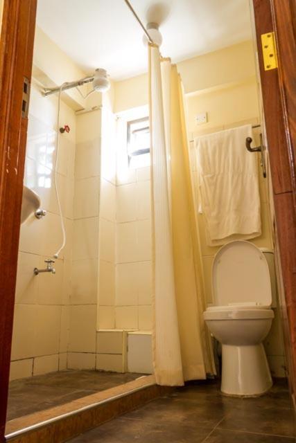 Ngara Riverside Lodge Найроби Экстерьер фото